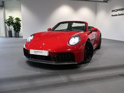 Begagnad Porsche 911 485 HK (356 kW) 2025 Flerfärgad Cab