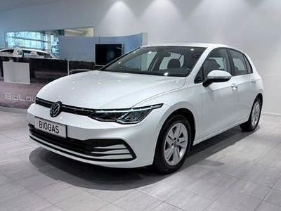 Begagnad VW Golf VIII 131 HK (96 kW) 2022 Vit Halvkombi