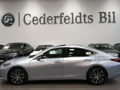 Silver Begagnad 2024 Lexus ES300H Limited Edition Sedan | 478 900 kr (Dyr)