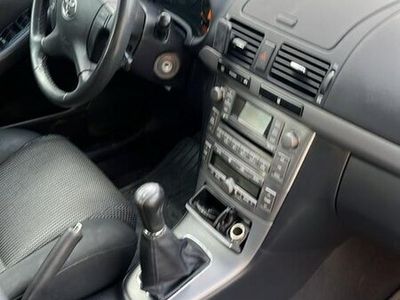 begagnad Toyota Avensis Liftback 2.0 D-4 VVT-i
