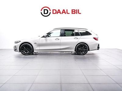 Vit Begagnad 2023 BMW 330 M Sport Kombi | 384 700 kr