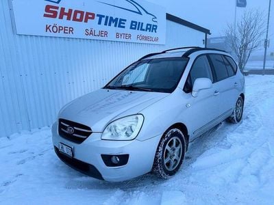Begagnad Kia Carens 140 HK (102 kW) 2008 Silver Minibuss