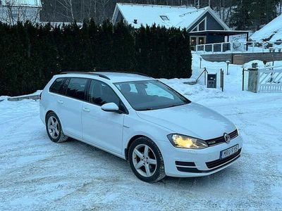 Begagnad VW Golf VII 110 HK (80 kW) 2015 Vit Kombi