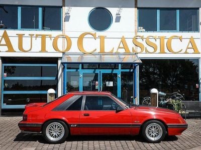 Begagnad Ford Mustang GT Fastback 1985 Röd Sportkupé