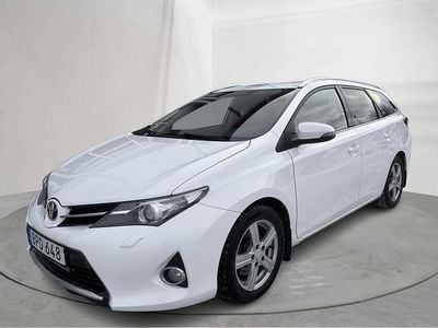 Begagnad Toyota Auris Edition 124 HK (91 kW) 2015 Vit Kombi