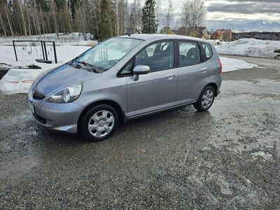 begagnad Honda Jazz / Nyskattad / Lågmilare