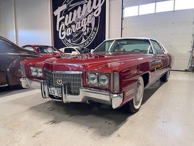 Rödmetallic Begagnad 1971 Cadillac Fleetwood Sedan | 169 000 kr