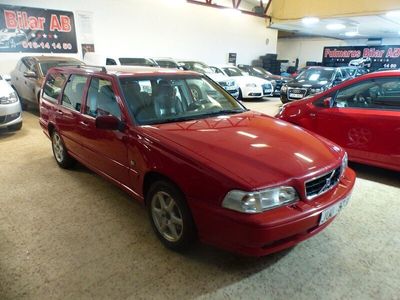 begagnad Volvo V70 2.5 10V GL Ny Besiktigad & Ny Servad 144hk