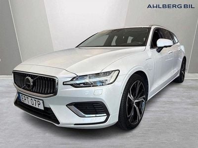 Vit Begagnad 2022 Volvo V60 Ultimate Kombi | 424 500 kr (Marknadspris)