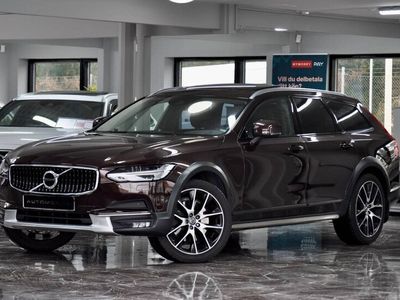 begagnad Volvo V90 CC D5 AWD 235hk Pano Navi B&W HuD Drag