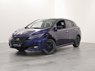 Begagnad Nissan Leaf 360º 110 kW (150 HK) 2022 Mörkblå Halvkombi