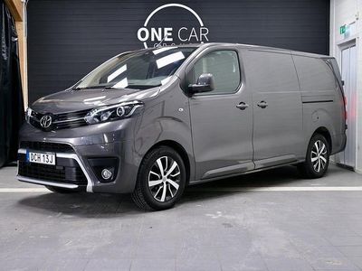 Grå Begagnad 2023 Toyota Proace Minibuss | 399 900 kr