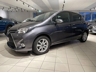 Begagnad Toyota Yaris Multidrive S 99 HK (72 kW) 2015 Mörkgrå Halvkombi