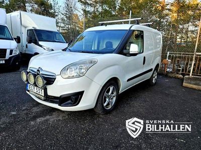 Begagnad Opel Combo 90 HK (66 kW) 2015 Vit Minibuss