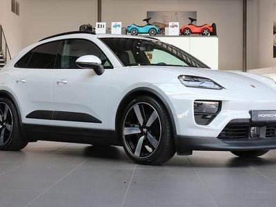 Begagnad Porsche Macan 4 Electric 289 kW (393 HK) 2024 Ljusgrå SUV