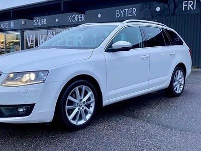 Vit Begagnad 2016 Skoda Octavia Kombi | 119 900 kr (Bra pris)