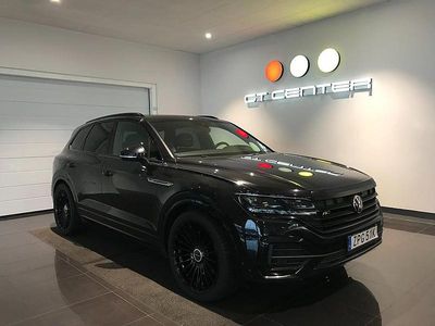 Svart Begagnad 2021 VW Touareg Executive SUV | 619 900 kr (Dyr)
