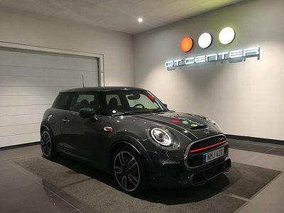 Begagnad Mini John Cooper Works Chili 231 HK (169 kW) 2019 Thundergrey metallic/dinamica/carbon black läder Halvkombi