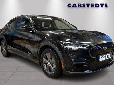 Svart Begagnad 2022 Ford Mustang Mach-E Standard Range SUV | 399 900 kr (Marknadspris)