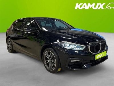 Svart Begagnad 2022 BMW 120 Sport Line Halvkombi | 229 700 kr (Marknadspris)