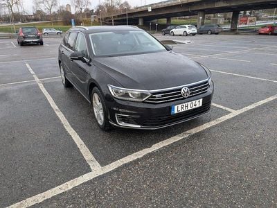 Metallicsvart Begagnad 2016 VW Passat GTE Kombi | 155 000 kr (Marknadspris)