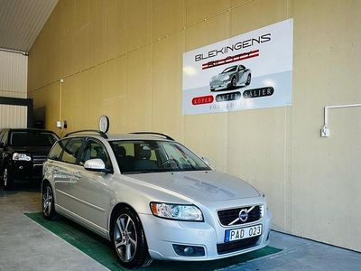 Ljusgrå Begagnad 2010 Volvo V50 Momentum Kombi | 69 900 kr (Lite dyr)