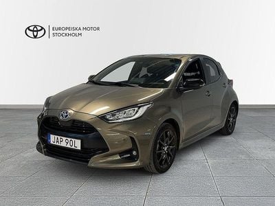 Grön Begagnad 2023 Toyota Yaris Hybrid Style Halvkombi | 239 899 kr (Marknadspris)