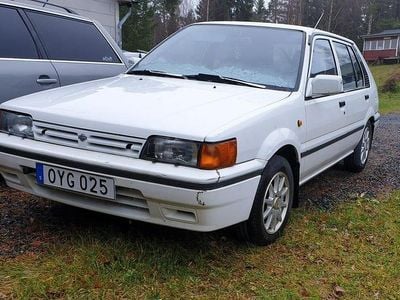 Begagnad 1989 Nissan Sunny Halvkombi | 15 000 kr