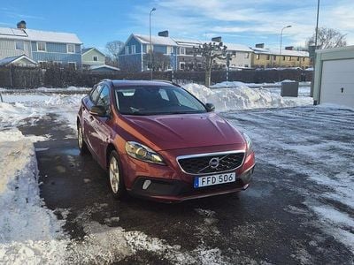 Begagnad 2015 Volvo V40 CC Kombi | 135 000 kr (Marknadspris)