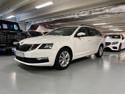 Vit Begagnad 2018 Skoda Octavia Ambition Kombi | 148 000 kr (Marknadspris)
