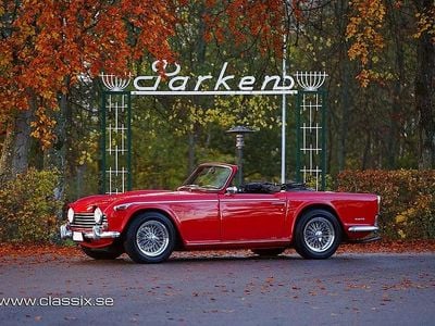 Röd Begagnad 1968 Triumph TR5 Cab | 490 000 kr