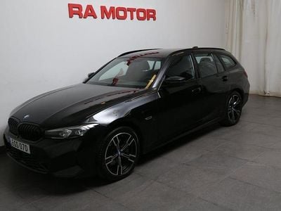 Begagnad BMW 330 M Sport 292 HK (214 kW) 2023 Svart (blacksapphire metallic) Kombi