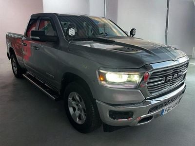 Begagnad RAM 1500 394 HK (289 kW) 2022 Grå Pickup