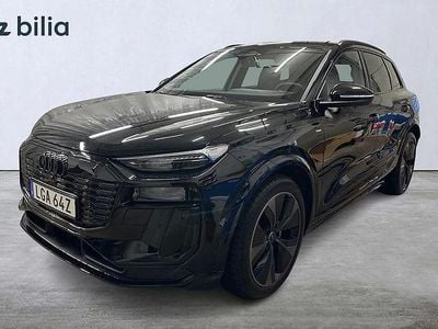 Svart Begagnad 2025 Audi e-tron S-Line SUV | 799 000 kr
