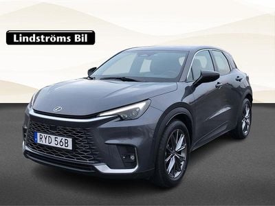 Grå Begagnad 2024 Lexus LBX SUV | 389 000 kr (Dyr)