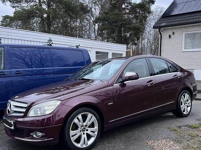 Toppskick vinröd Begagnad 2008 Mercedes C220 Avantgarde Sedan | 68 500 kr (Marknadspris)