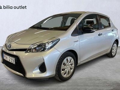 Begagnad Toyota Yaris 2013 Silver Halvkombi