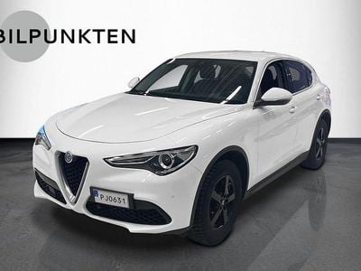 Vit Begagnad 2017 Alfa Romeo Stelvio Super SUV | 224 900 kr (Marknadspris)