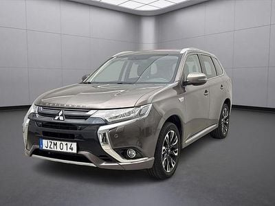 Begagnad Mitsubishi Outlander P-HEV Comfort Edition 203 HK (149 kW) 2015 Brun SUV