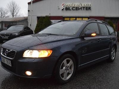 Blå met Begagnad 2010 Volvo V50 Momentum Kombi | 69 900 kr (Marknadspris)
