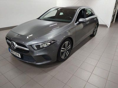 Begagnad Mercedes A180 Edition 136 HK (100 kW) 2020 Mörkgrå Halvkombi