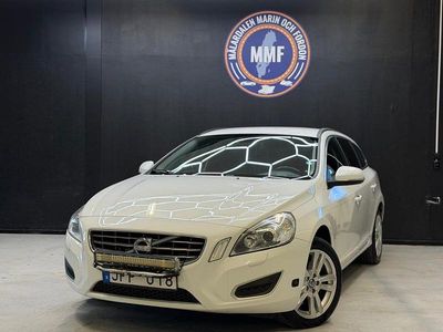Vit Begagnad 2013 Volvo V60 Momentum Kombi | 104 800 kr (Marknadspris)