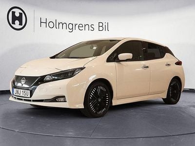 Vit Begagnad 2022 Nissan Leaf N-Connecta Halvkombi | 169 900 kr (Marknadspris)