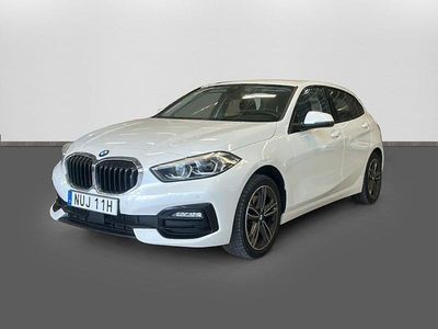 Begagnad BMW 118 Sport Line 136 HK (100 kW) 2021 Vit Halvkombi