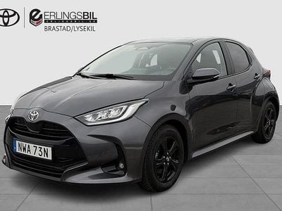 Mörkgrå Begagnad 2024 Toyota Yaris Hybrid Active Halvkombi | 259 000 kr (Lite dyr)