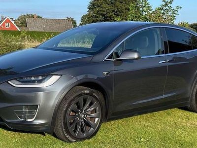 Begagnad Tesla Model X 311 kW (423 HK) 2019 Midnight silver metallic SUV