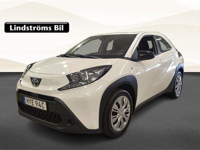 Begagnad Toyota Aygo X X-play 73 HK (53 kW) 2022 Vit SUV