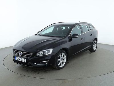 Svart Begagnad 2018 Volvo V60 Momentum Kombi | 214 000 kr