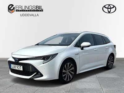 begagnad Toyota Corolla 2.0 HYBRID STYLE TEKNIKPAKET 184hk // MOMSBIL