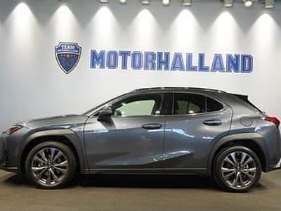 Grå Begagnad 2023 Lexus UX 250h Sport Line SUV | 324 900 kr (Marknadspris)